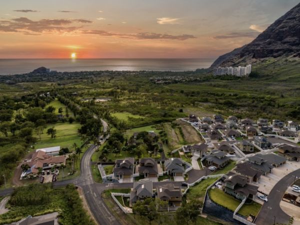 Luxury 4-Bedroom Retreat in Makaha Valley, Oahu - Your Perfect Getaway in Paradise